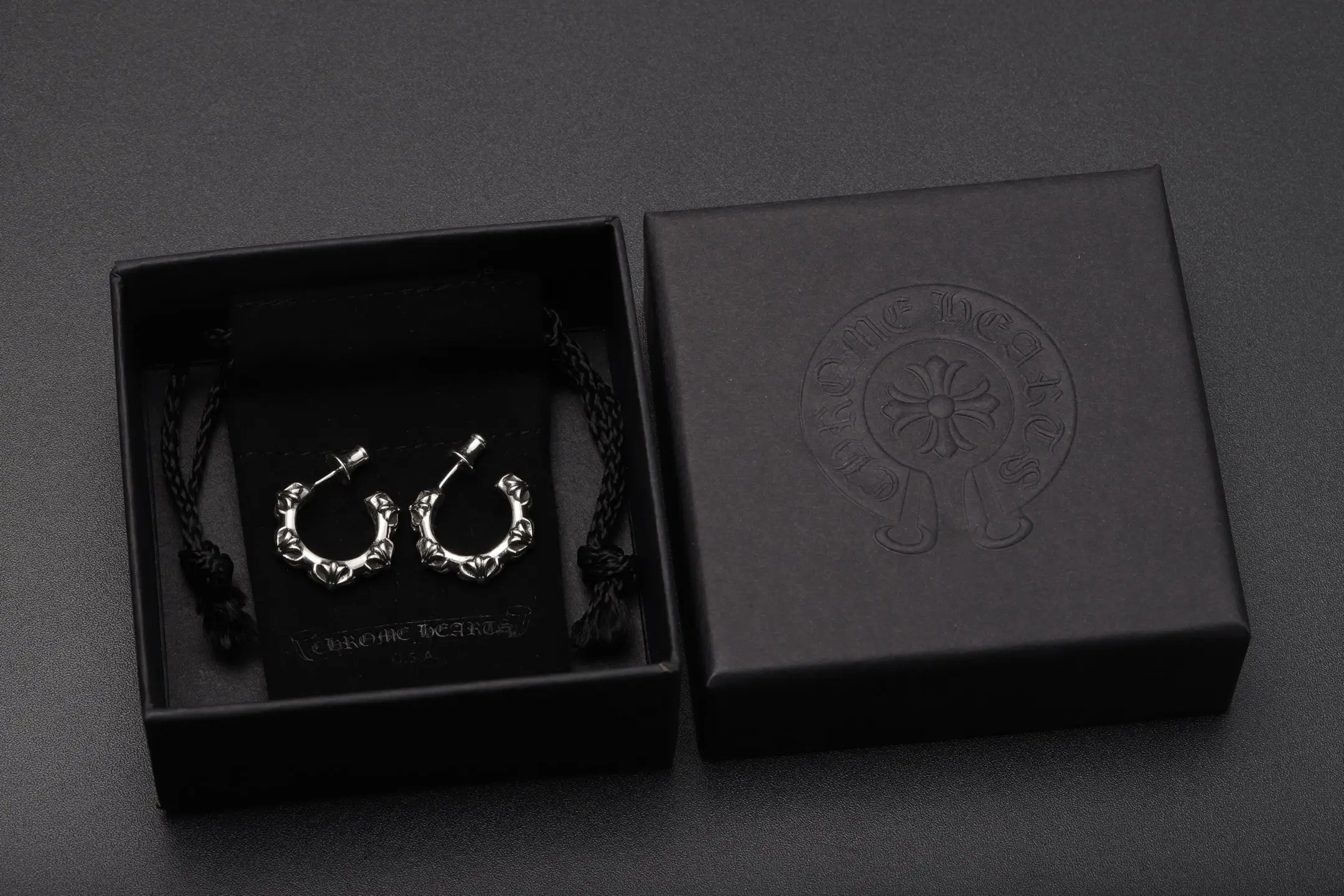 Chrome Hearts-Inspired Cross Flower Hoop Earrings D34018429 — view 2