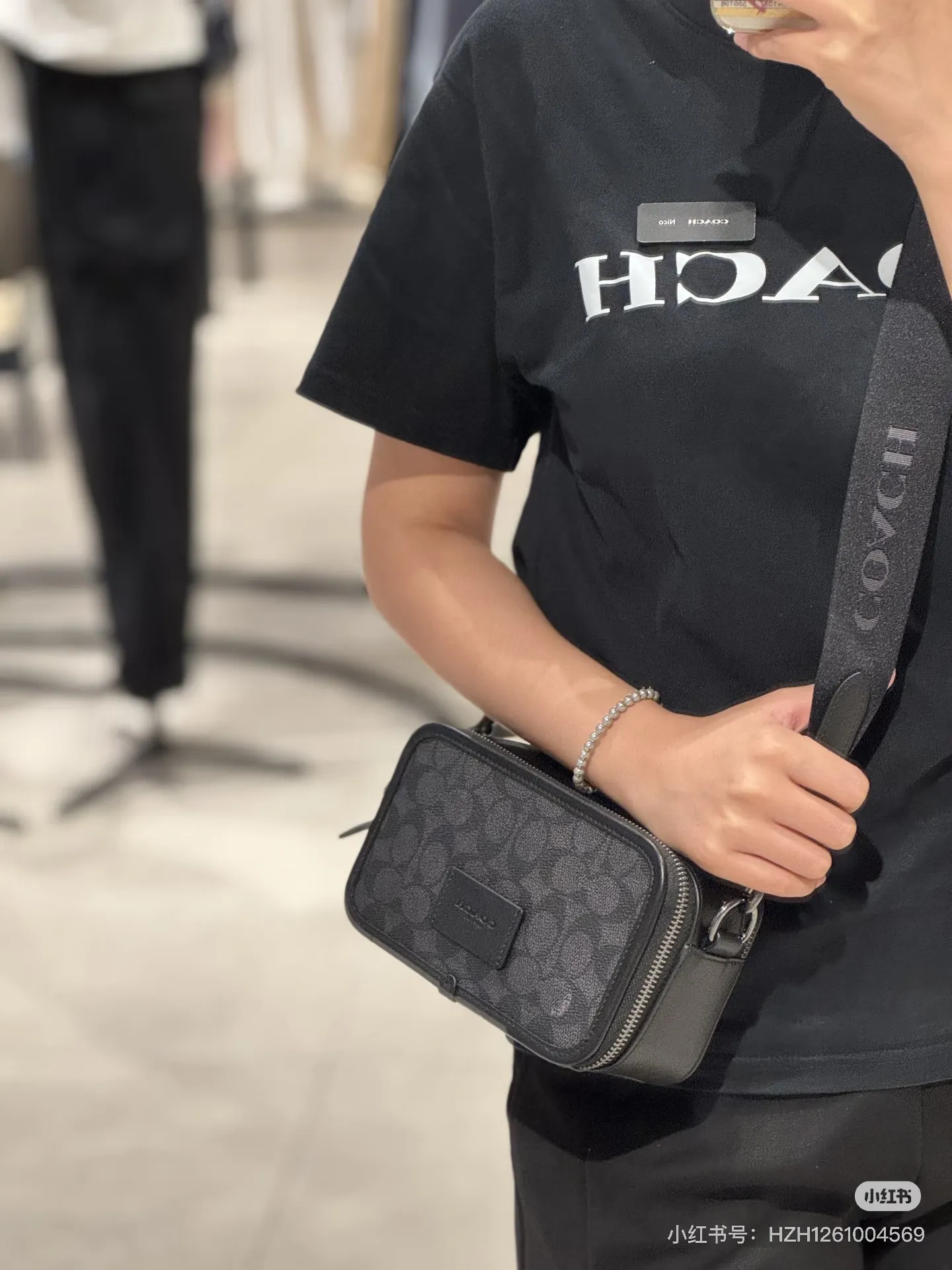 Signature Coated Canvas Camera Bag D38018362 — view 2