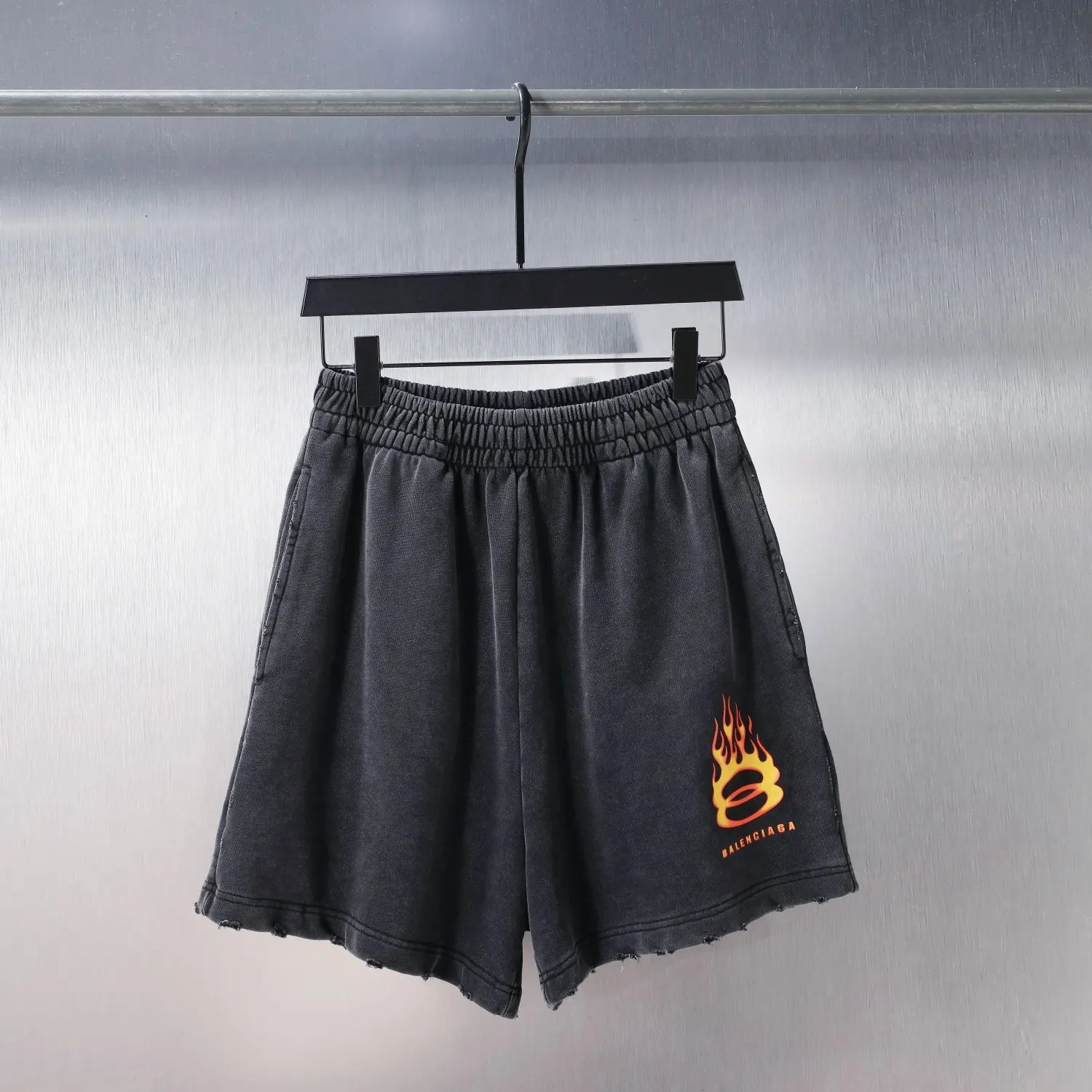 Flame Logo Distressed Cotton Shorts D18920116