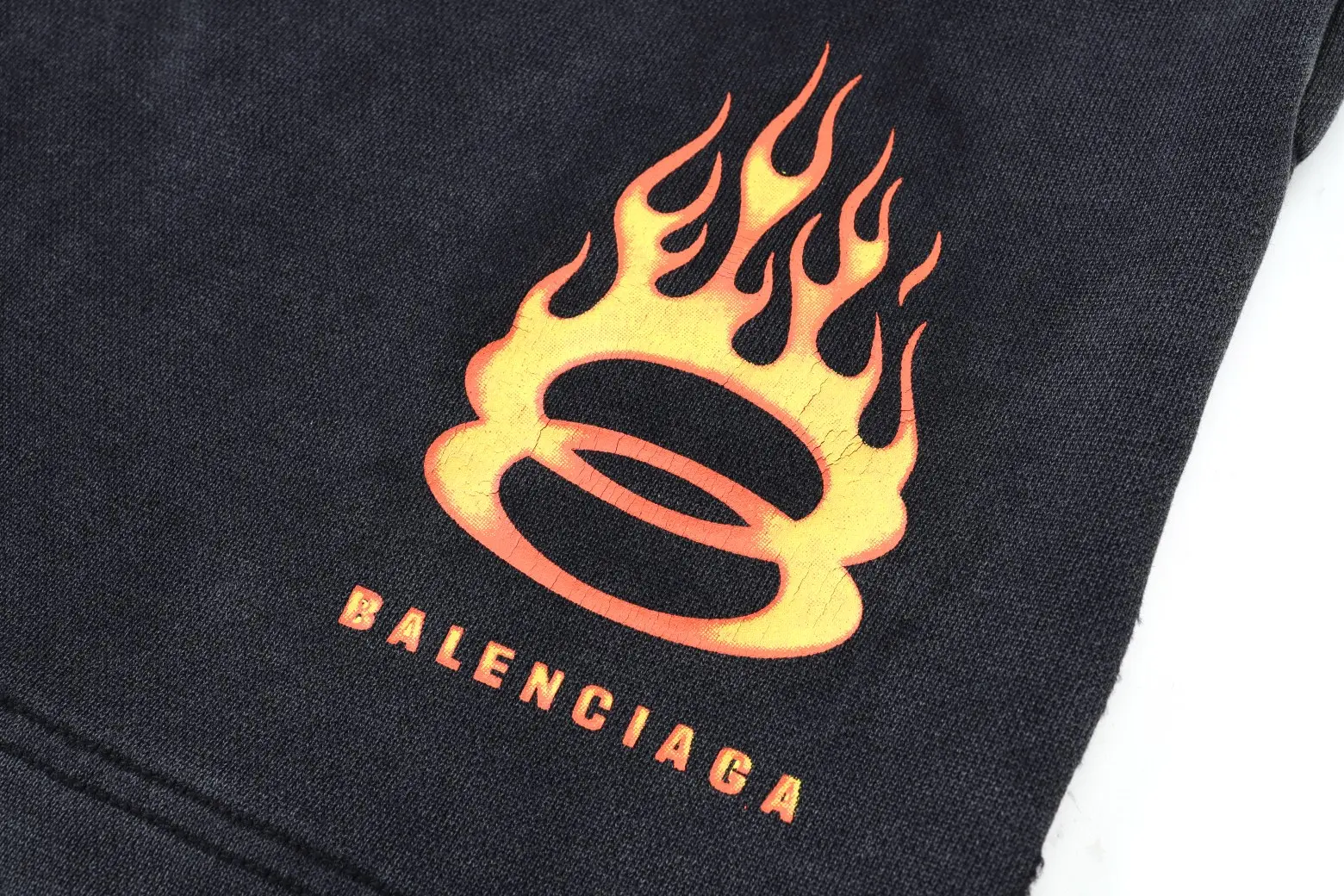 Flame Logo Distressed Cotton Shorts D18920116 — view 12