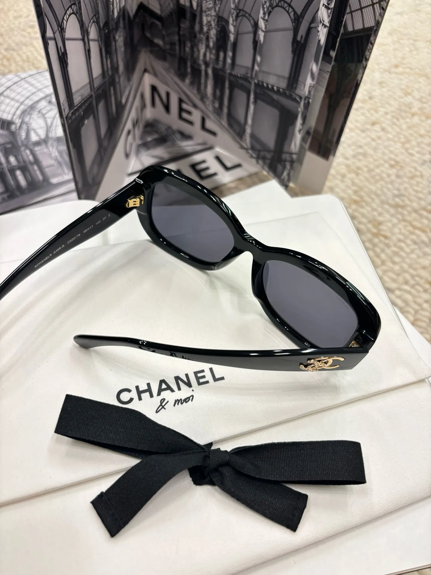 Chanel Double Logo Embellished Sunglasses D20017778 — view 9