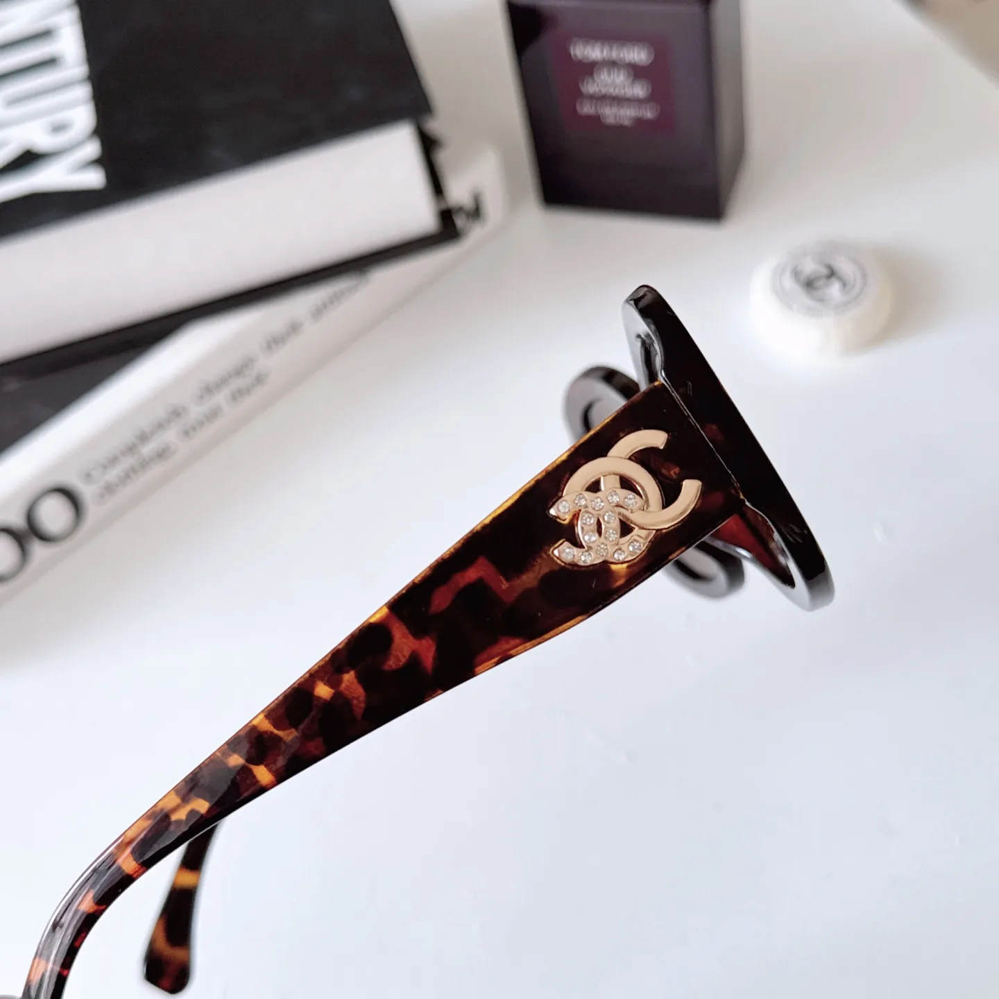 Chanel Double Logo Embellished Sunglasses D20017776 — view 5