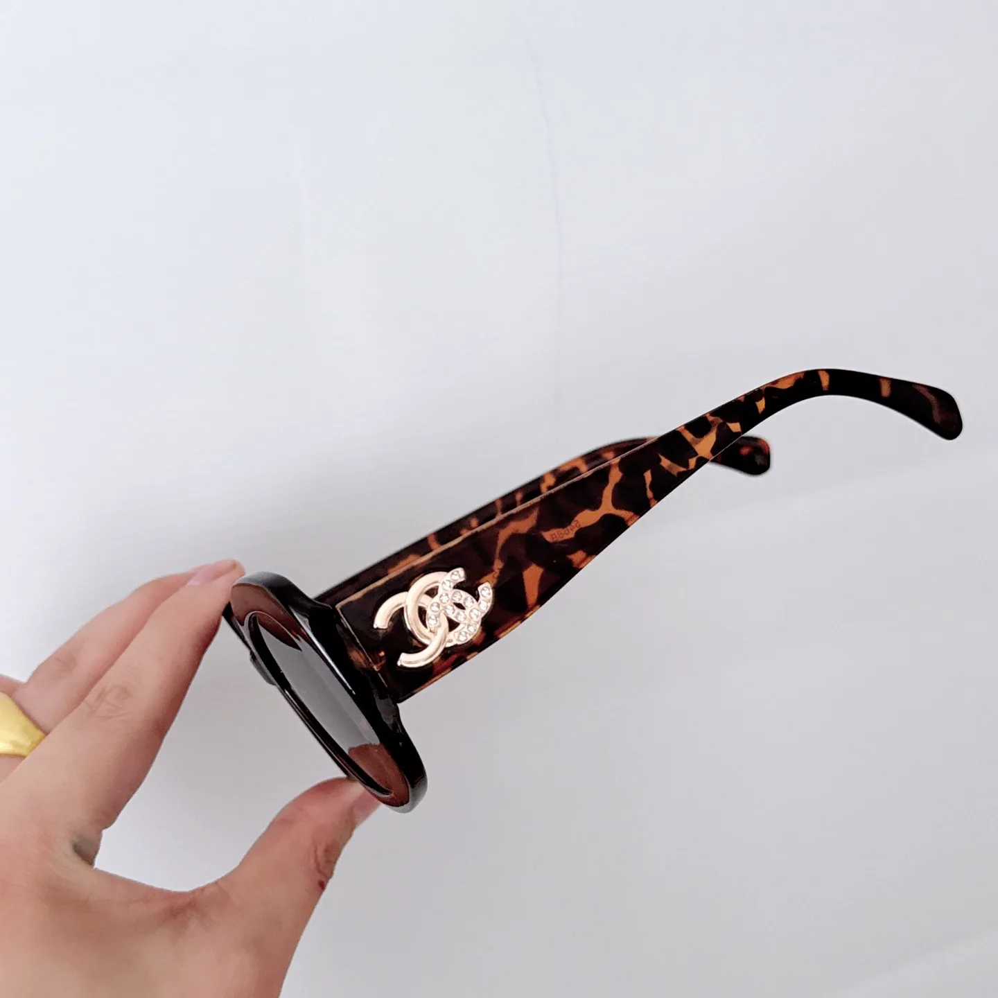 Chanel Double Logo Embellished Sunglasses D20017776 — view 6