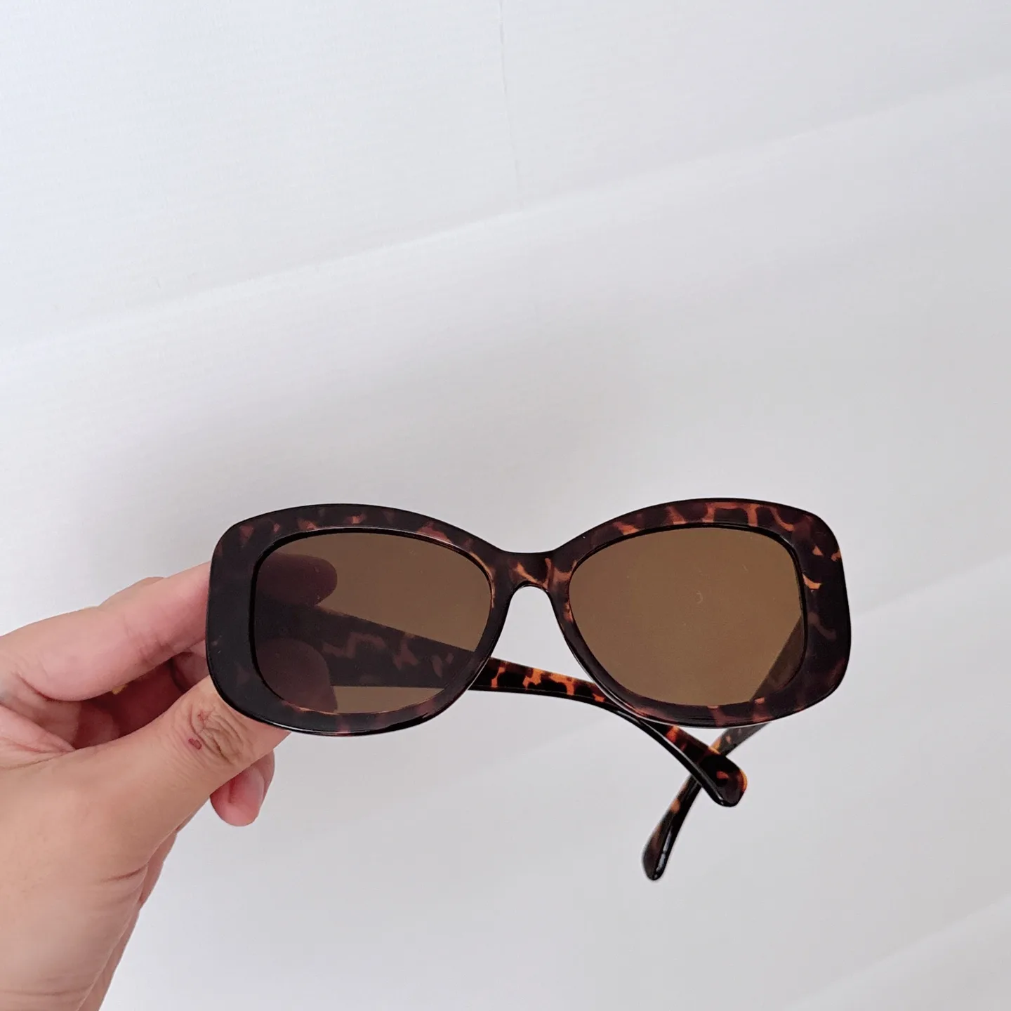 Chanel Double Logo Embellished Sunglasses D20017776 — view 7