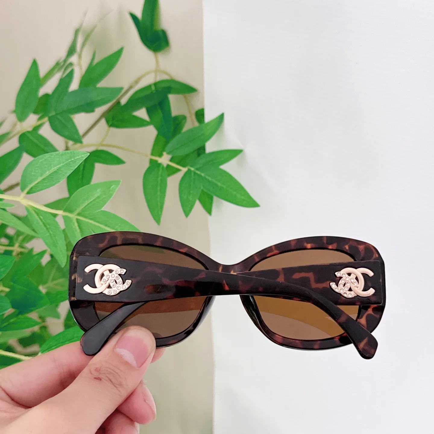 Chanel Double Logo Embellished Sunglasses D20017776 — view 9