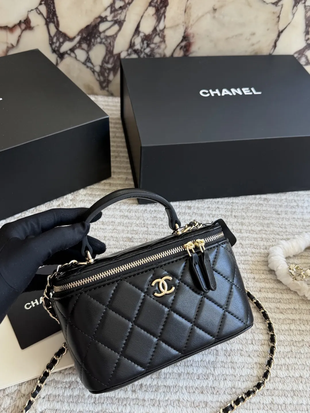 Chanel Quilted Lambskin Vanity Case Bag D31018415 — view 2