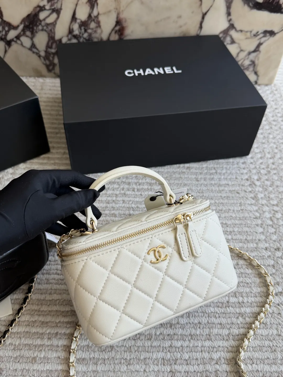Chanel Quilted Lambskin Vanity Case Bag D31018415 — view 3