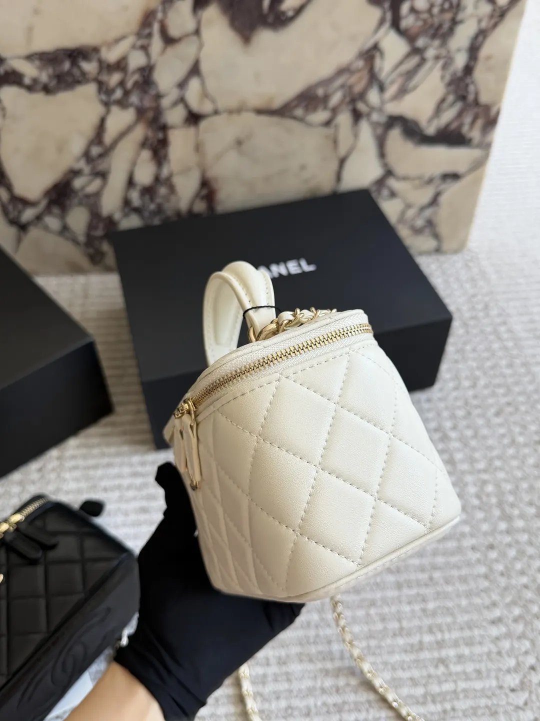 Chanel Quilted Lambskin Vanity Case Bag D31018415 — view 4