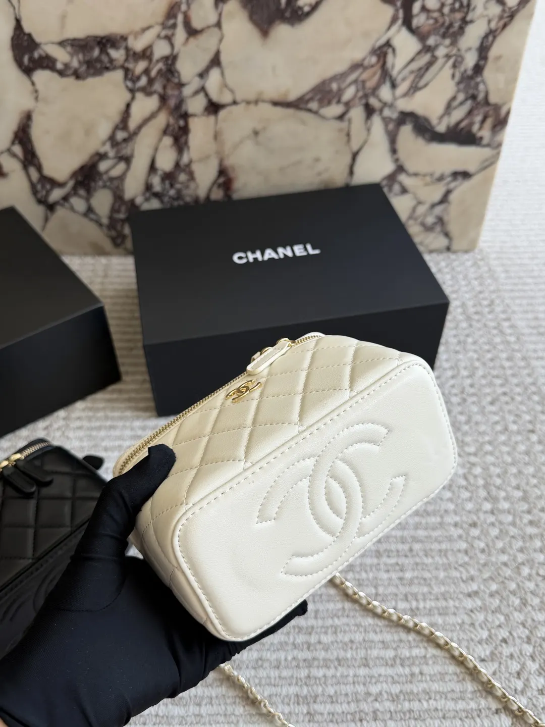 Chanel Quilted Lambskin Vanity Case Bag D31018415 — view 5