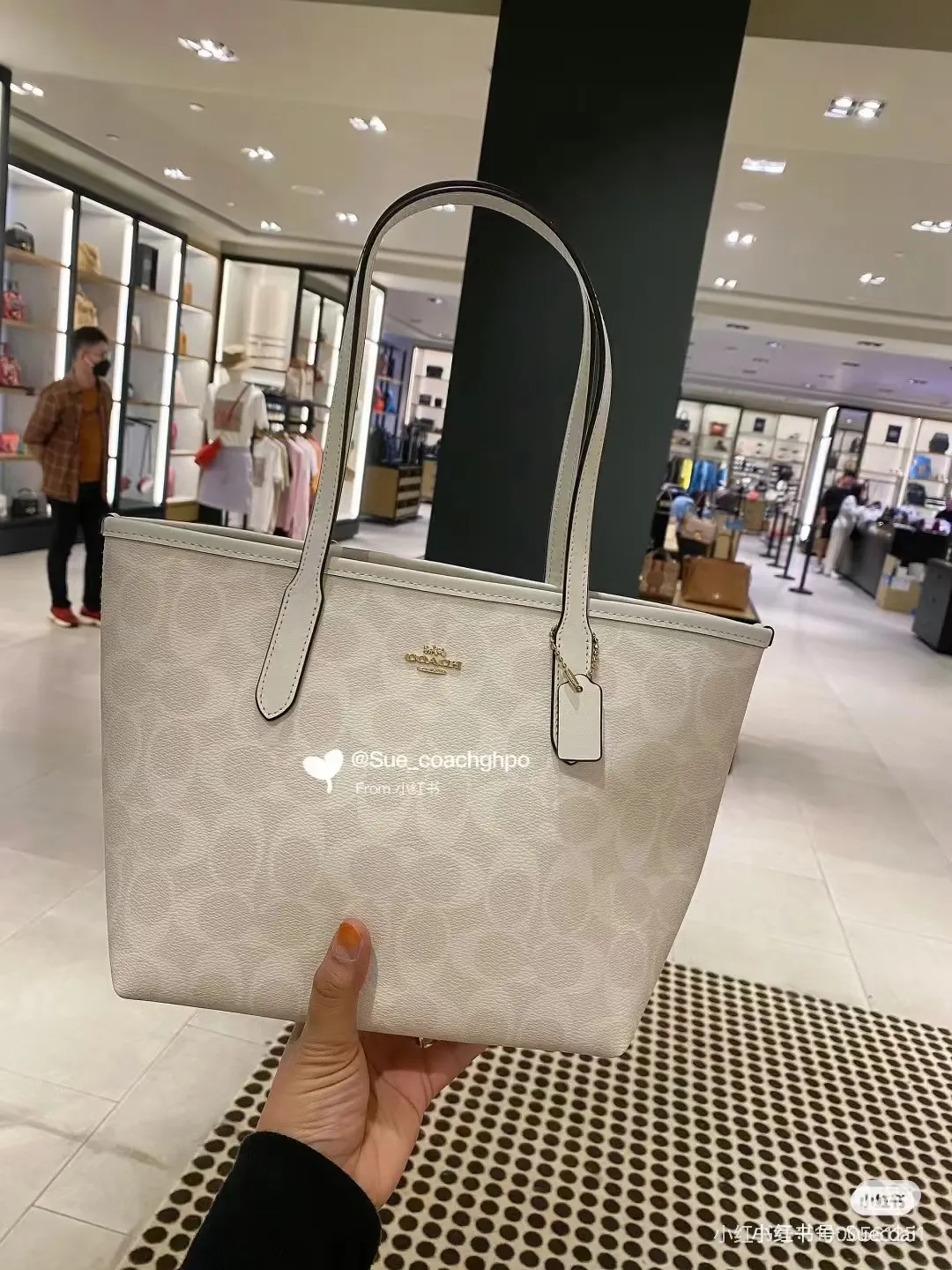 City 26 Signature Canvas Tote Bag D26017946 — view 3