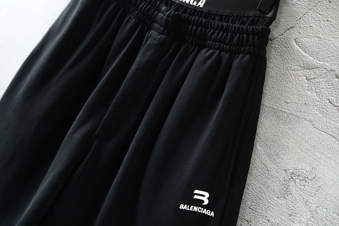 Trompe L'oeil Double-Waistband Sweat Shorts D21922619 — view 5