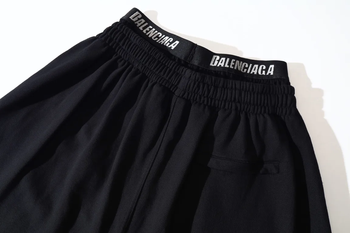 Trompe L'oeil Double-Waistband Sweat Shorts D21922619 — view 12