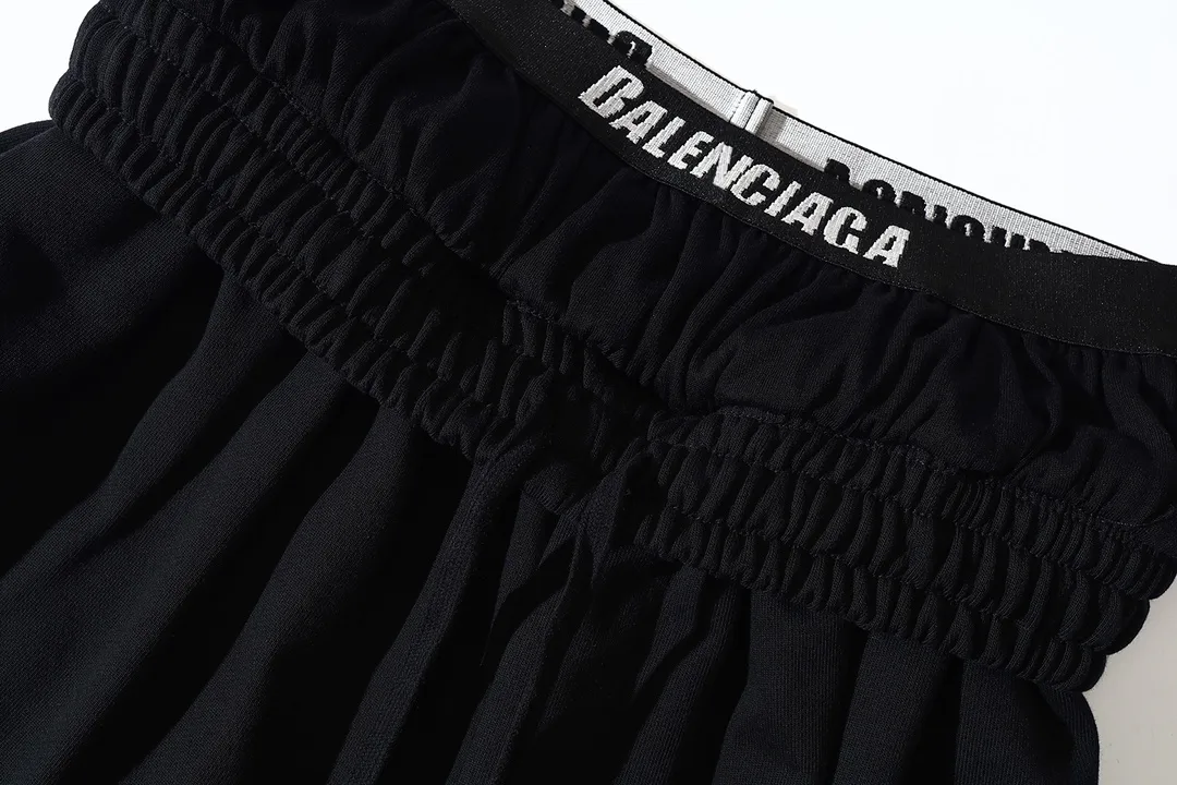 Trompe L'oeil Double-Waistband Sweat Shorts D21922619 — view 13