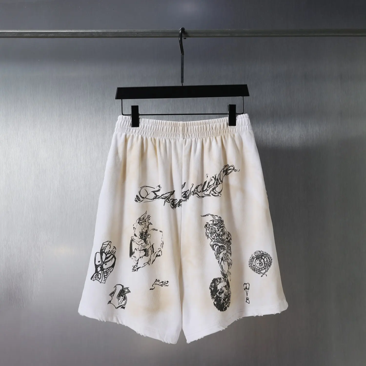 Graffiti Print Distressed Sweat Shorts D18922555 — view 2