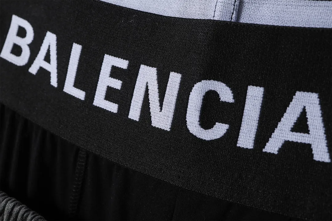 Trompe L'oeil Layered Logo Sweat Shorts D20522579 — view 21