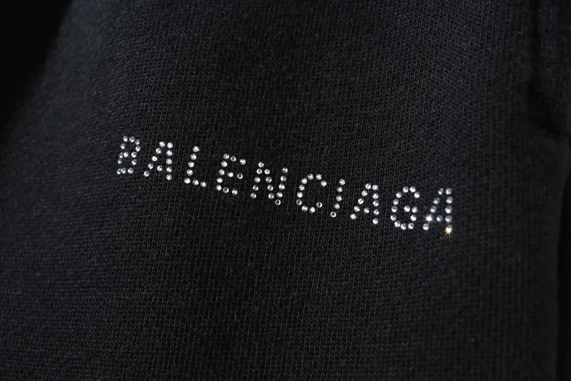 Distressed Logo Rhinestone Sweat Shorts D19522603 — view 12