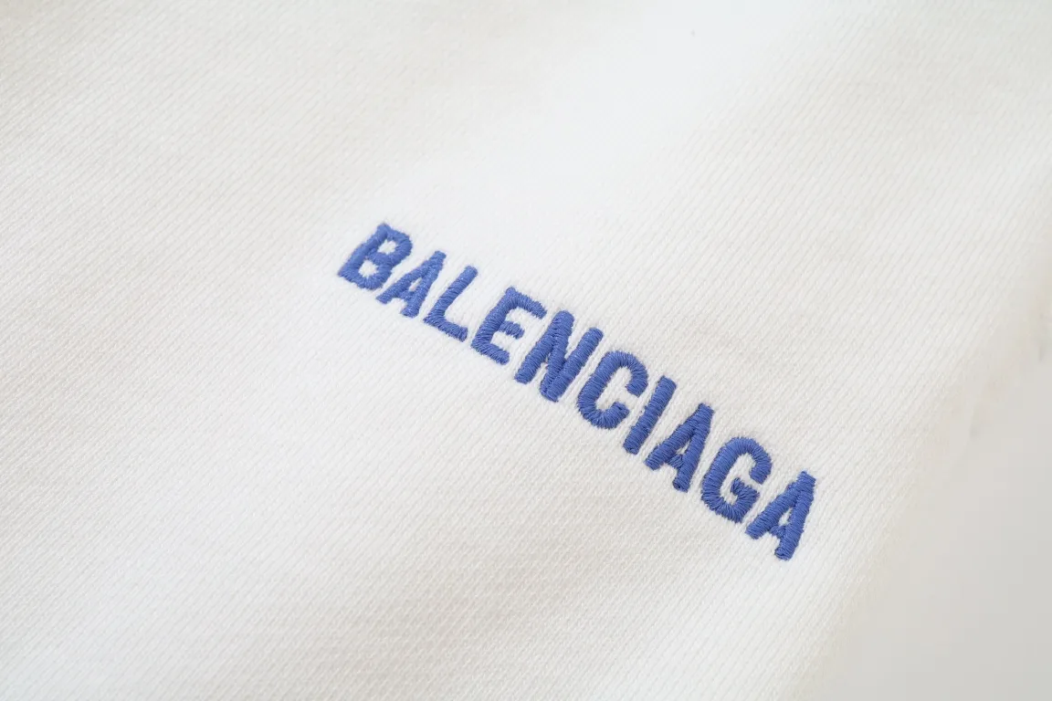 Logo Embroidered Distressed Cotton Shorts D19522602 — view 13