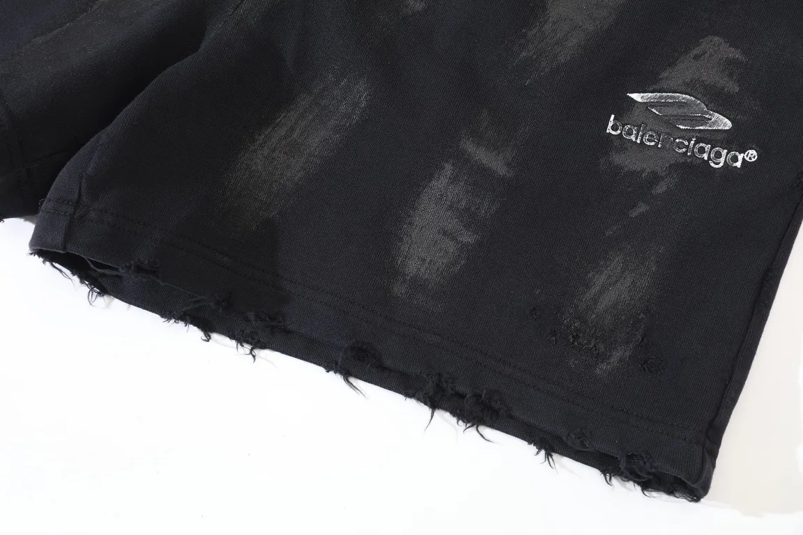 Distressed Mud-Dye Coated Sweat Shorts D21922632 — view 6