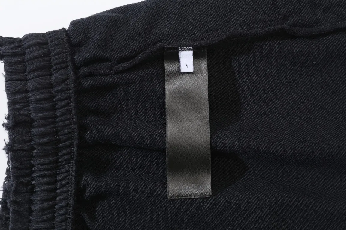 Distressed Mud-Dye Coated Sweat Shorts D21922632 — view 8