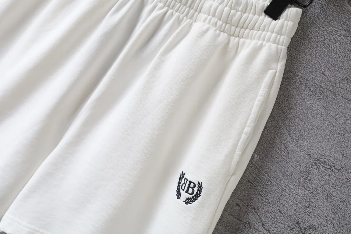 Embroidered Logo Raw-Hem Sweat Shorts D19922597 — view 3