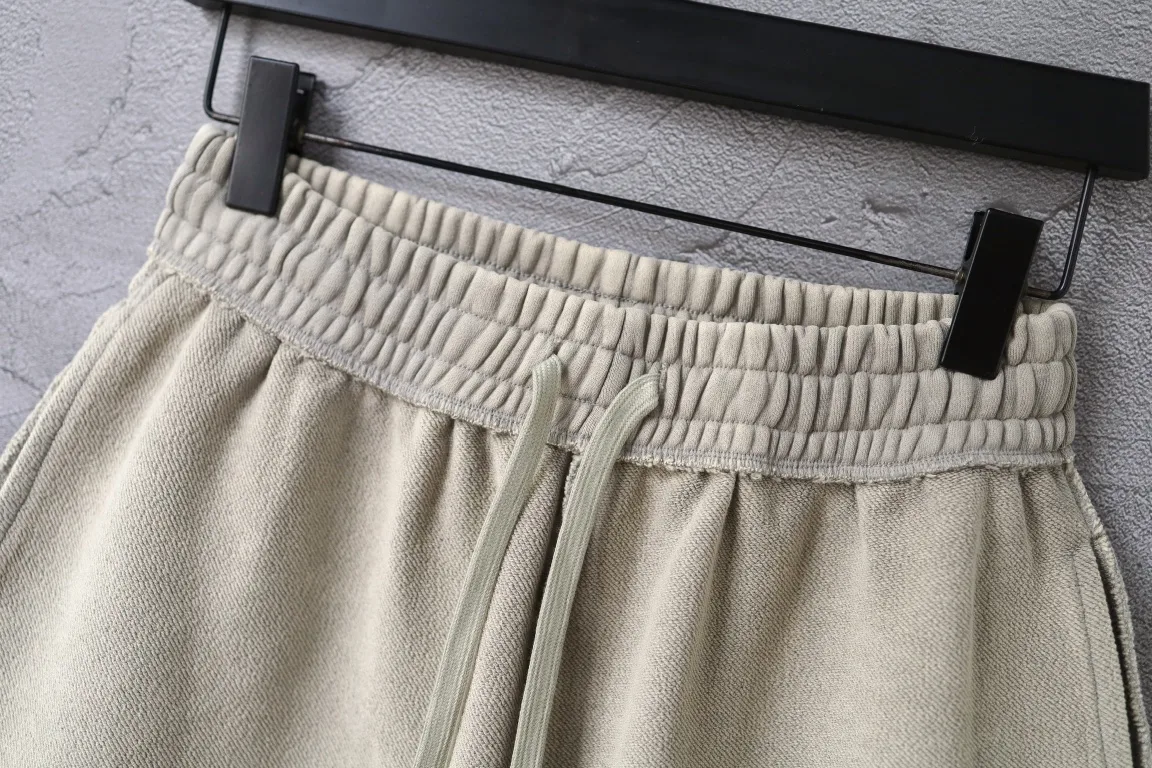 Logo Embroidered Raw-Edge Sweat Shorts D22522614 — view 7