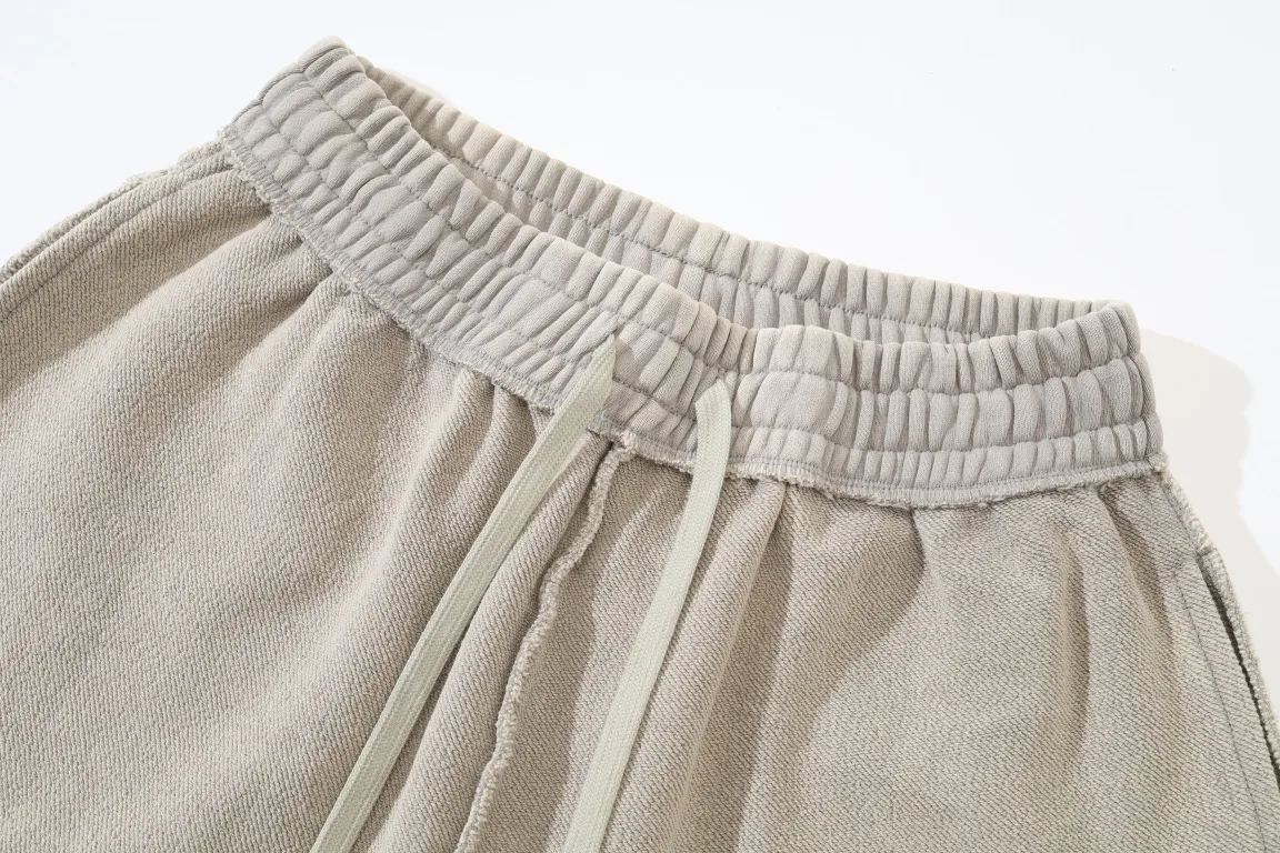 Logo Embroidered Raw-Edge Sweat Shorts D22522614 — view 13