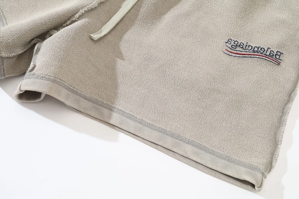 Logo Embroidered Raw-Edge Sweat Shorts D22522614 — view 15