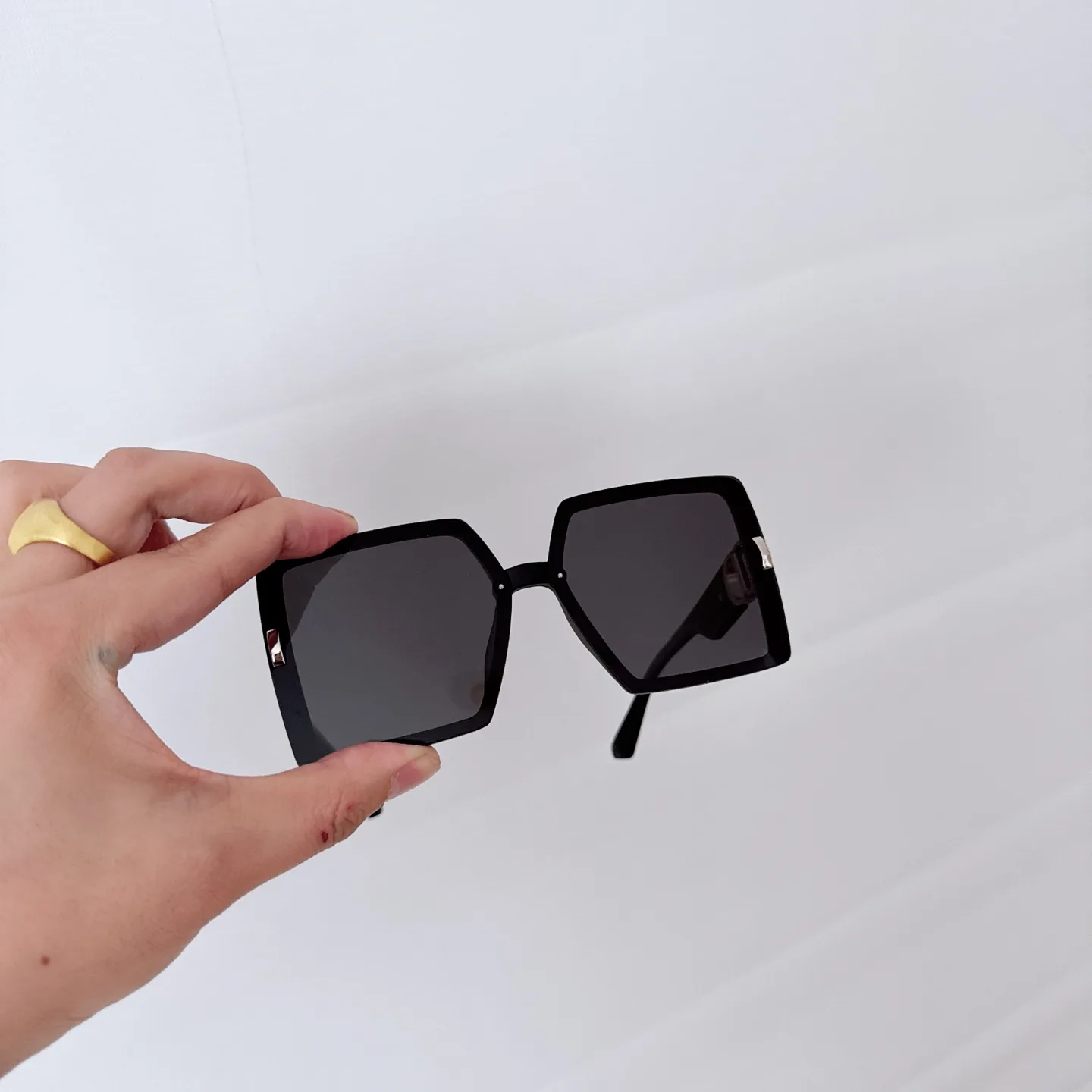 Dior Logo Detail Sunglasses D20017741 — view 4