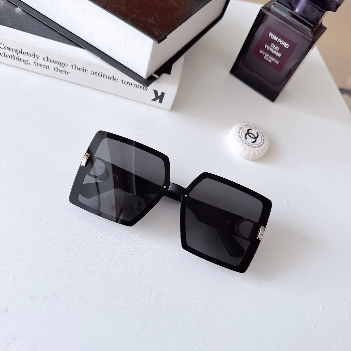 Dior Logo Detail Sunglasses D20017741 — view 8