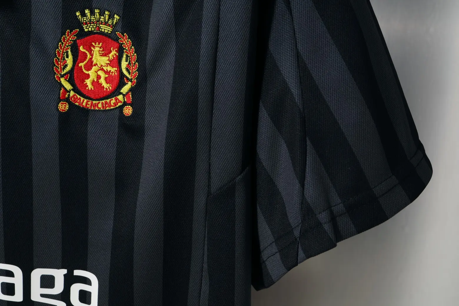 Striped Oversized Soccer Jersey D15022618 — view 4