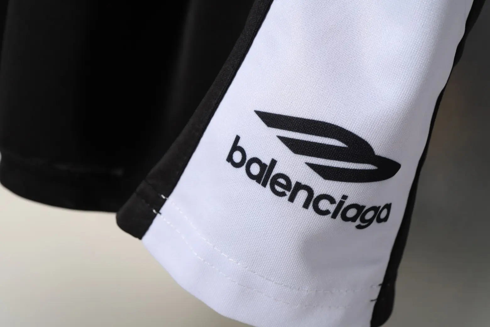 3B Logo Color-Block Mesh Sports Shorts D11920091 — view 14