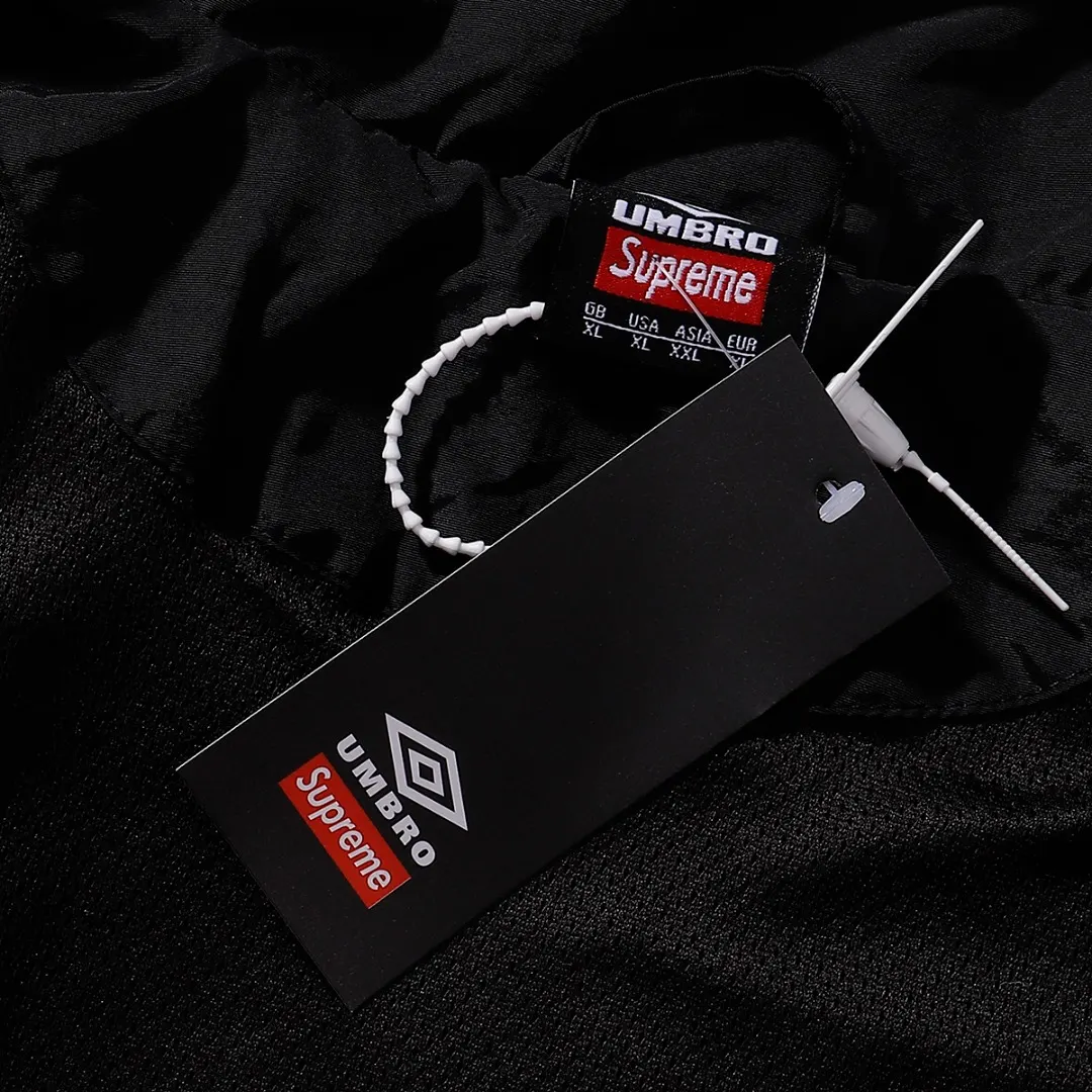 Supreme x Umbro Hooded Track Jacket D17012068 — view 9