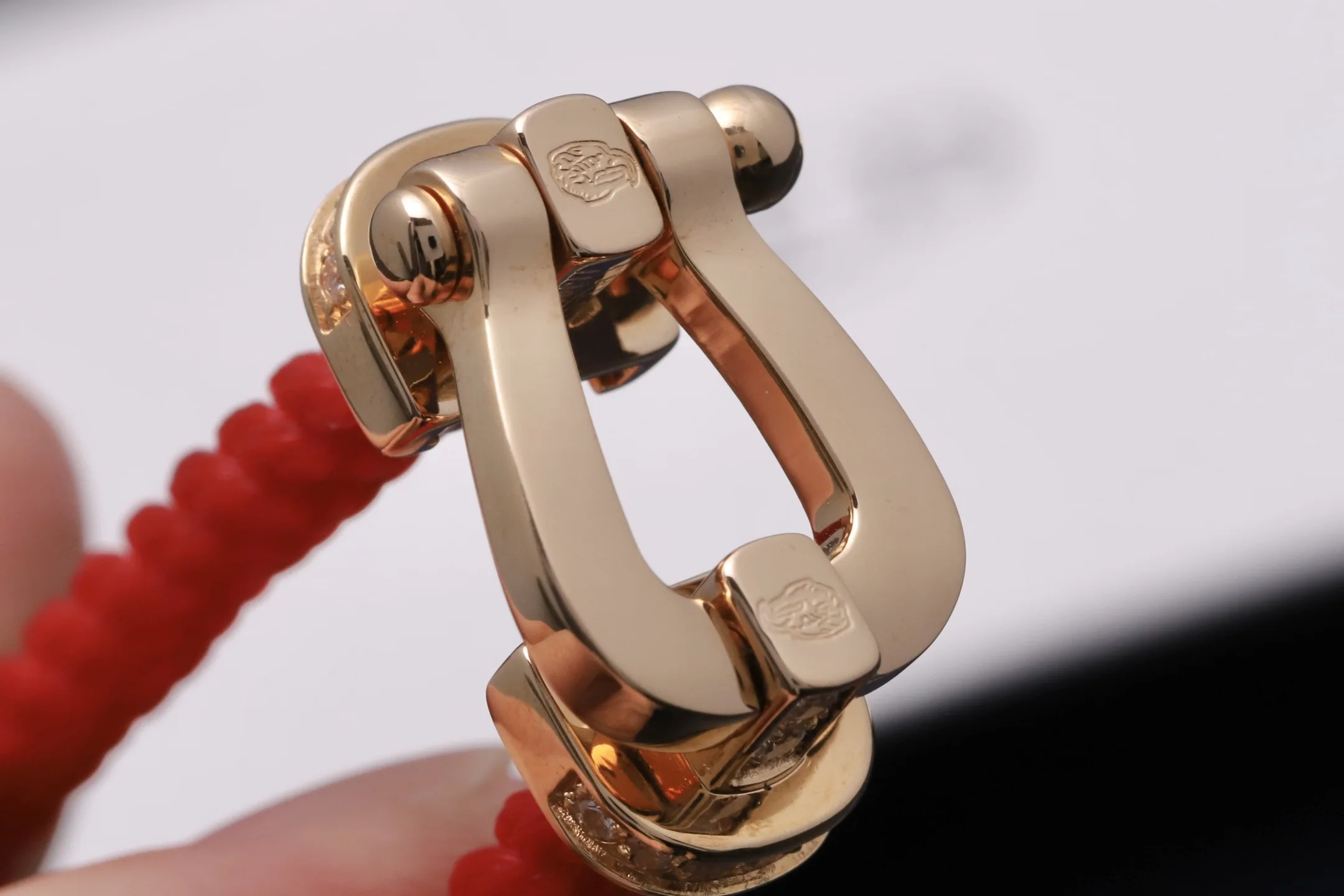 Force 10 Horseshoe Red Cord Bracelet D22017119 — view 4