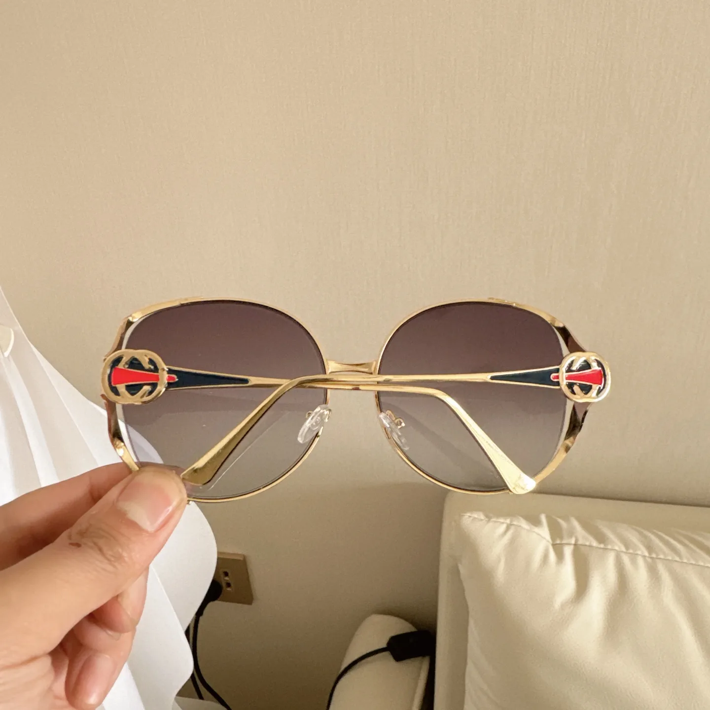 Gucci Oversized Round-Frame Sunglasses D20017800 — view 4