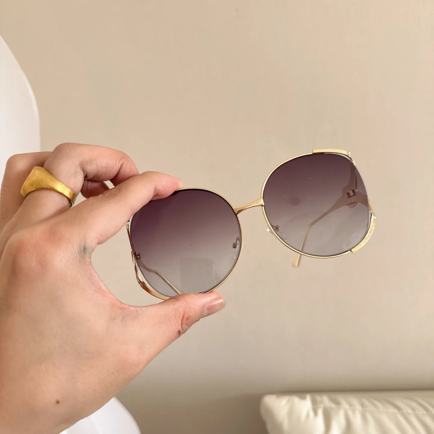 Gucci Oversized Round-Frame Sunglasses D20017800 — view 5