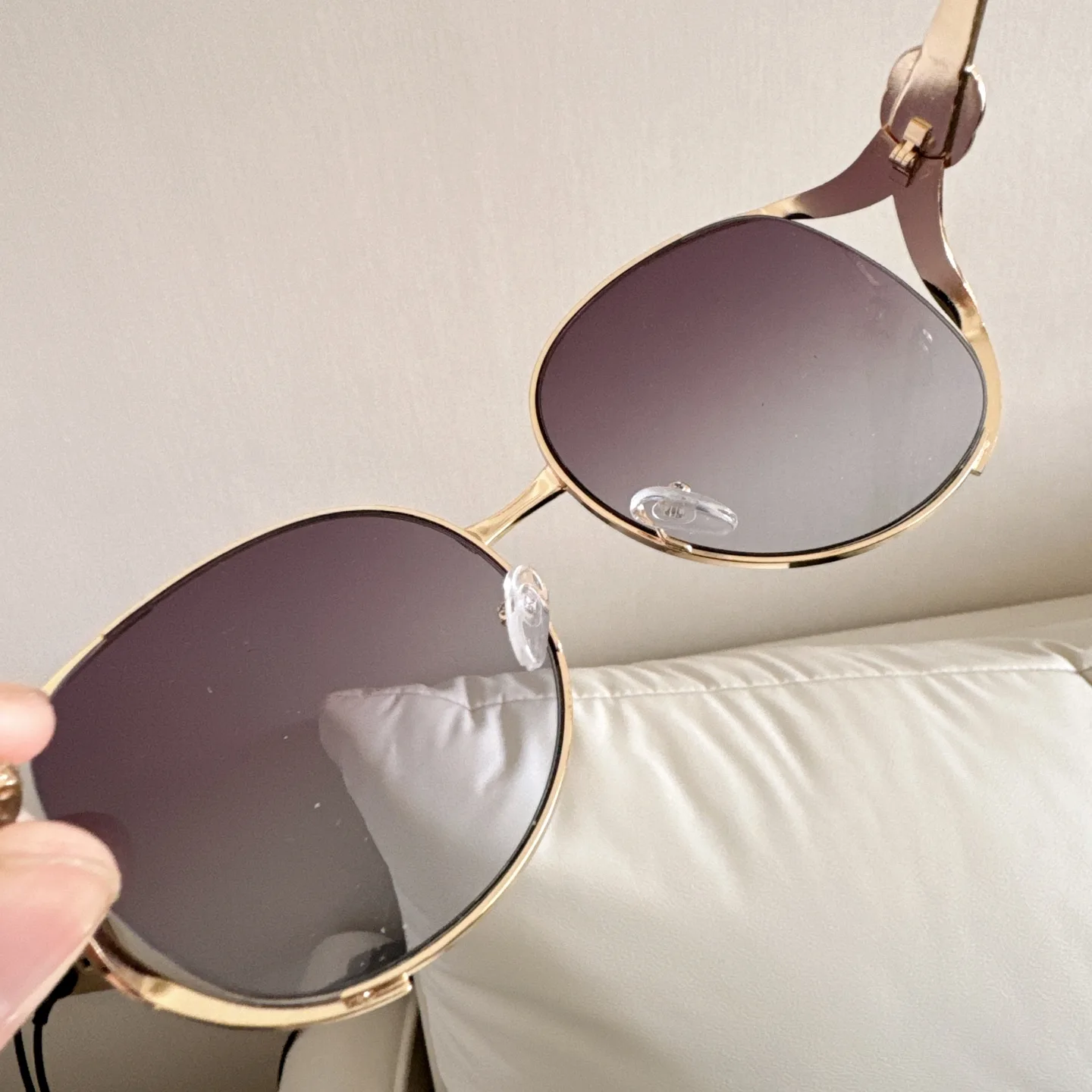 Gucci Oversized Round-Frame Sunglasses D20017800 — view 7