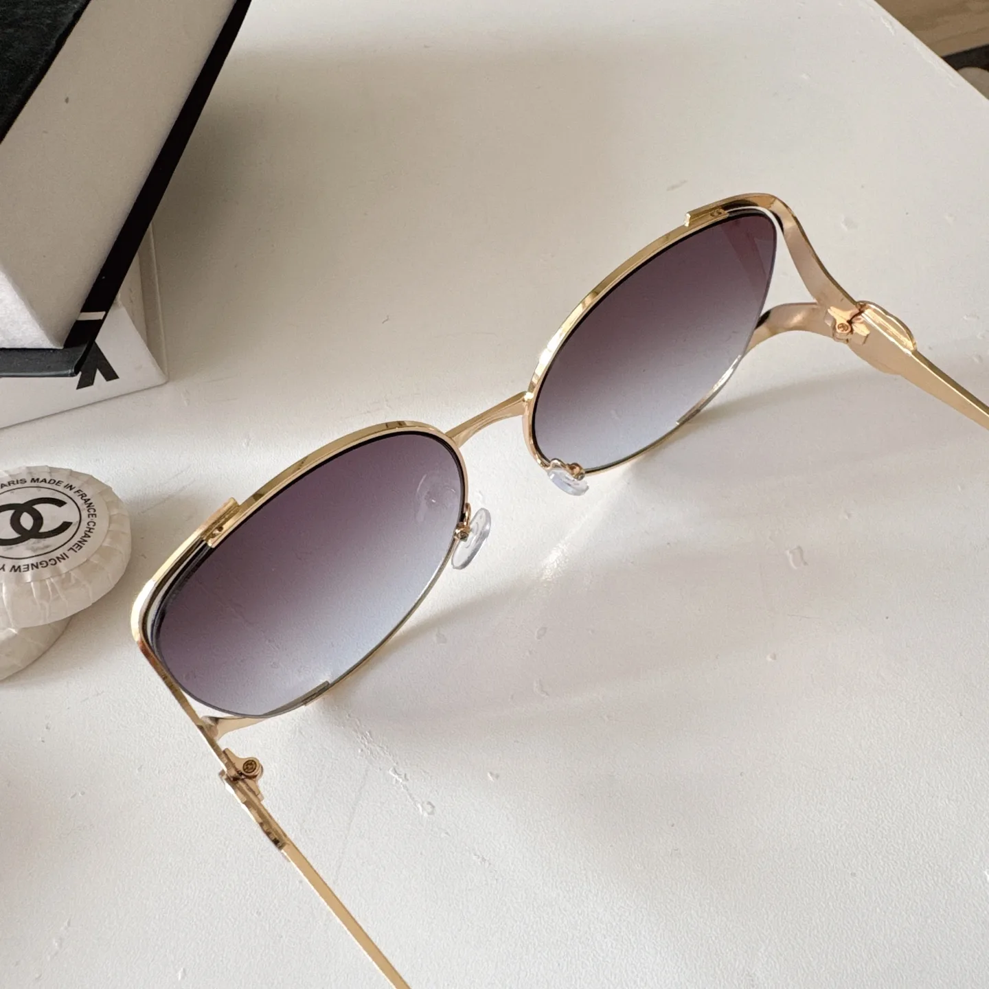 Gucci Oversized Round-Frame Sunglasses D20017800 — view 8