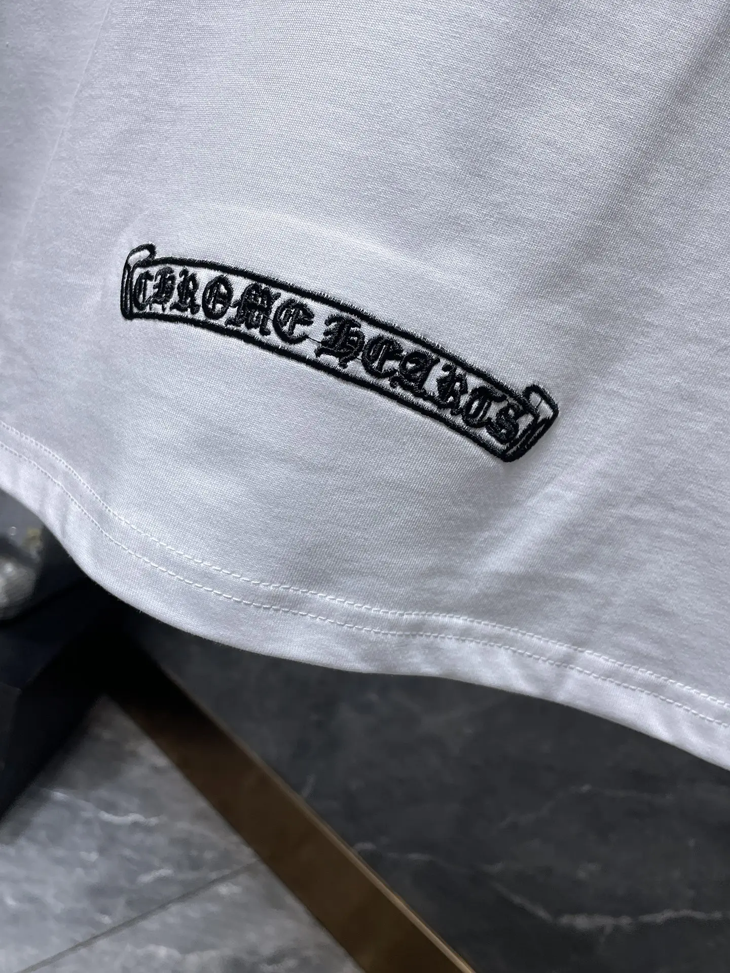 Horseshoe Logo Embroidered Cotton T-Shirt D11012057 — view 2