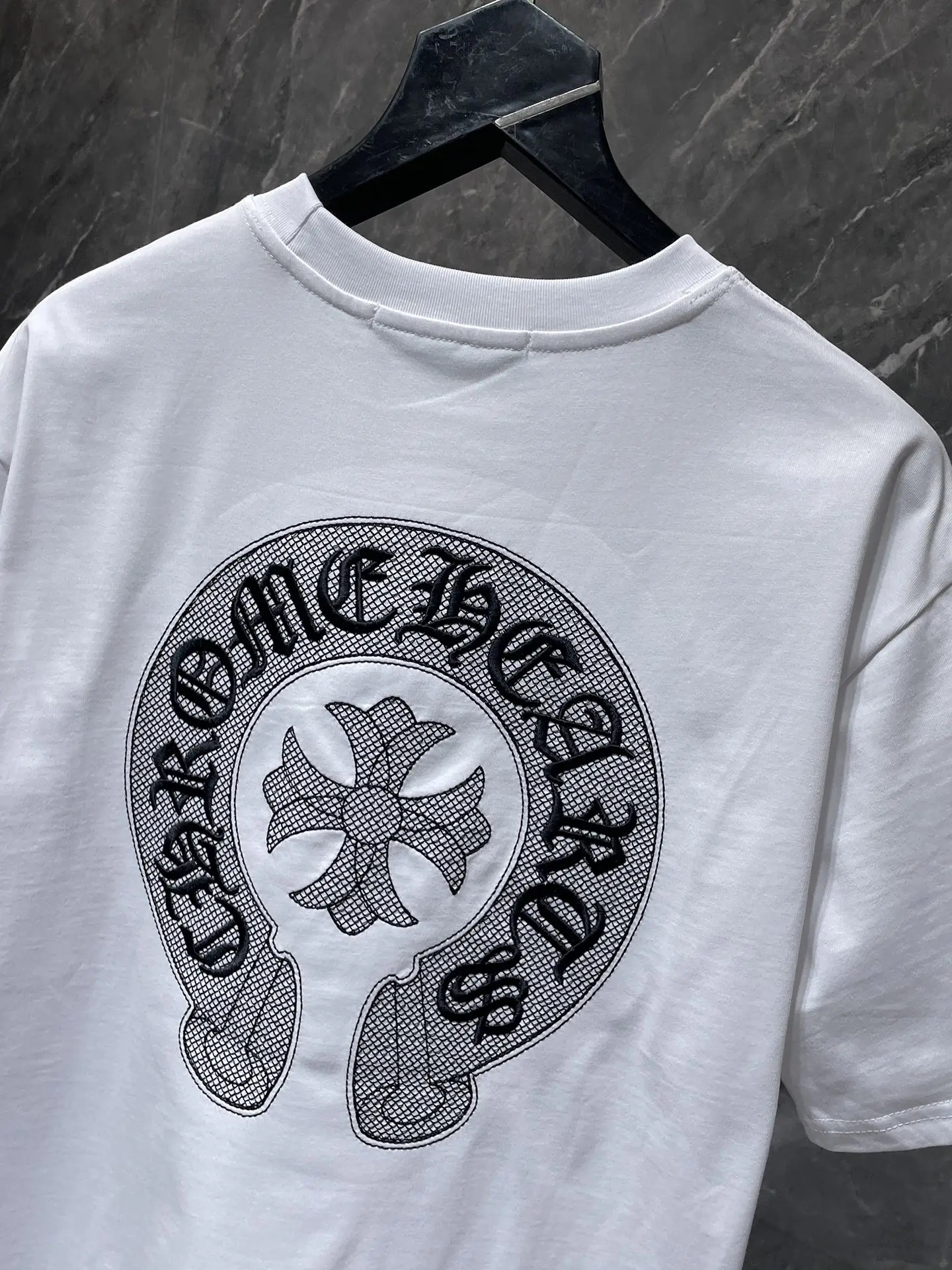 Horseshoe Logo Embroidered Cotton T-Shirt D11012057 — view 3