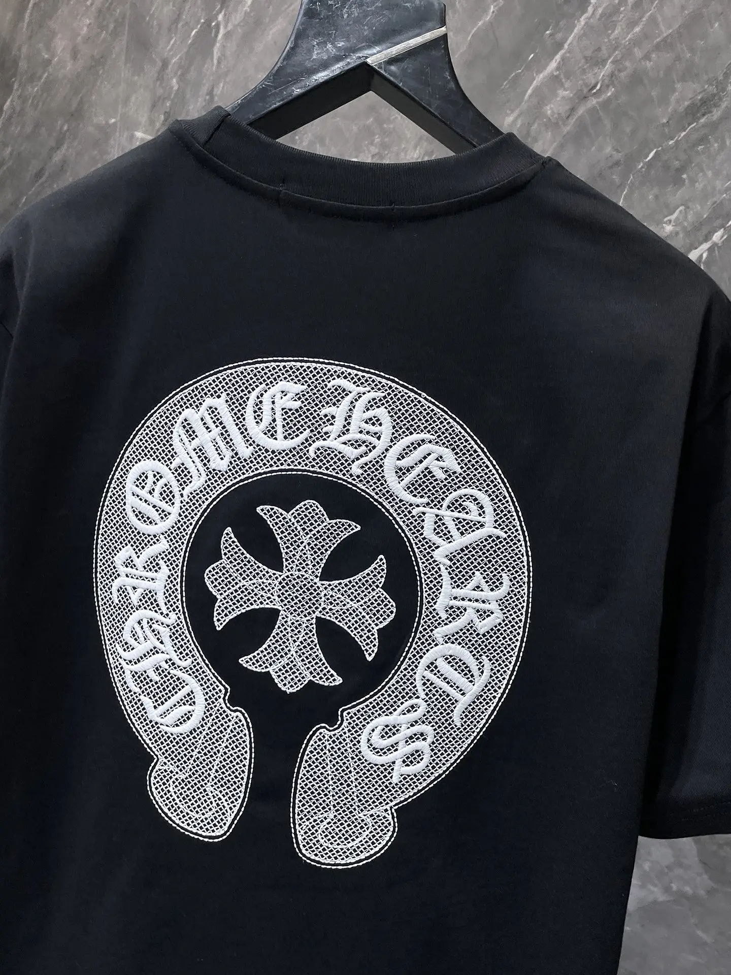 Embroidered Horseshoe Logo Cotton T-Shirt D11012056 — view 3