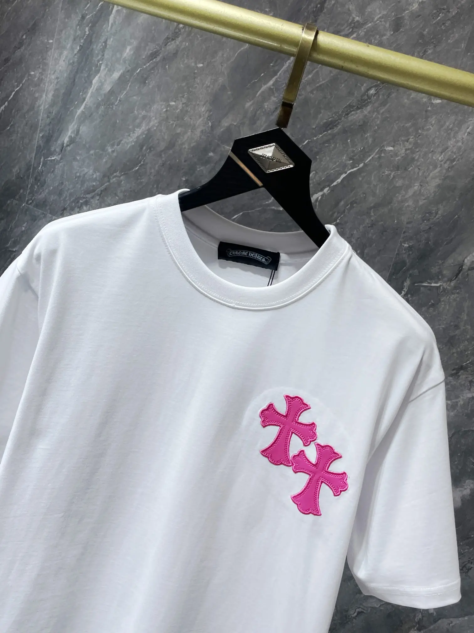 Embroidered Cross Patch Cotton T-Shirt D11512054 — view 3