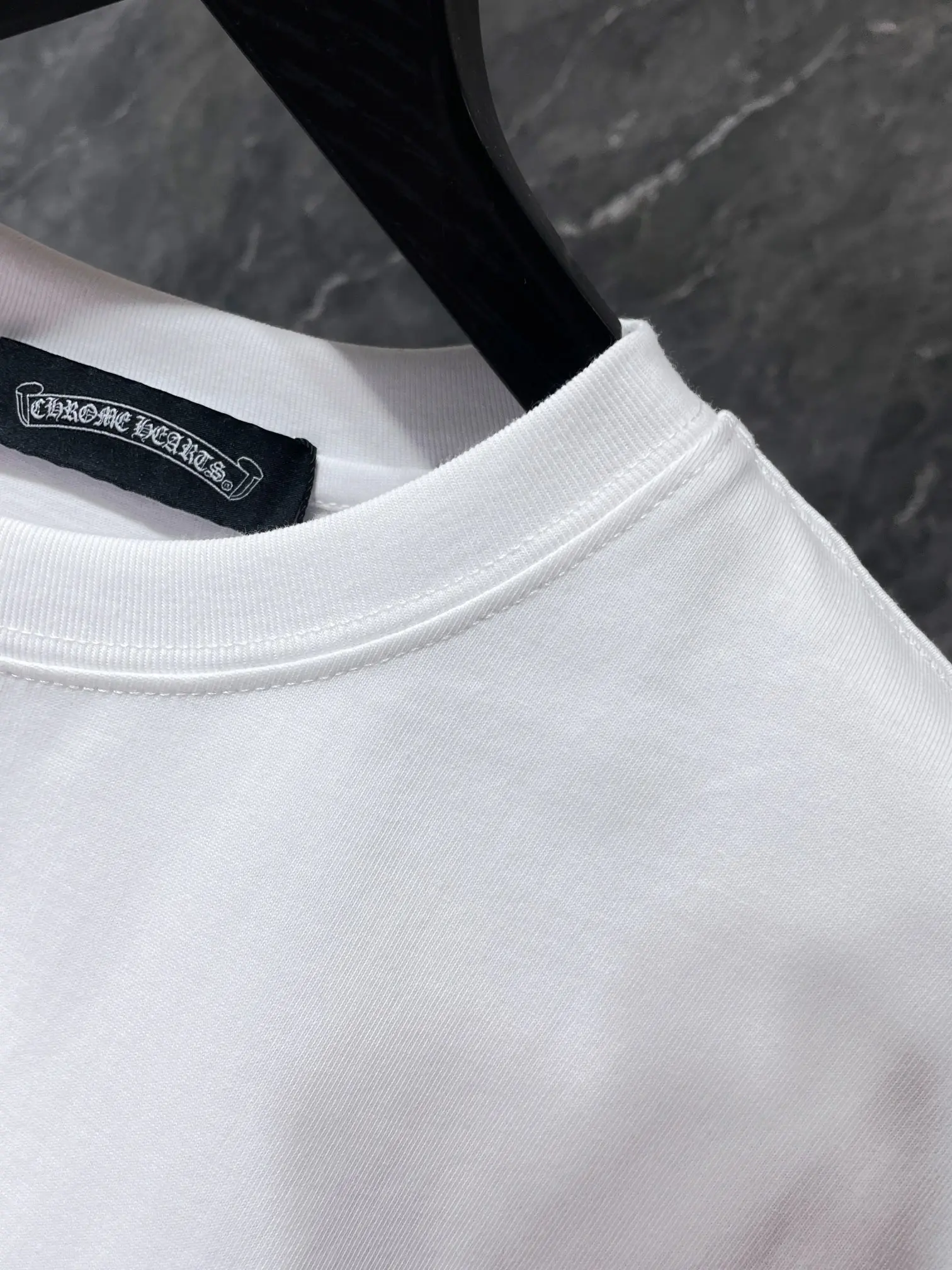 Embroidered Cross Patch Cotton T-Shirt D11512054 — view 4