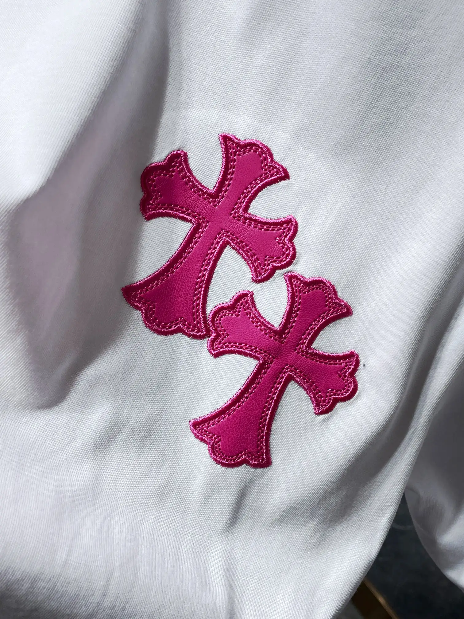Embroidered Cross Patch Cotton T-Shirt D11512054 — view 5