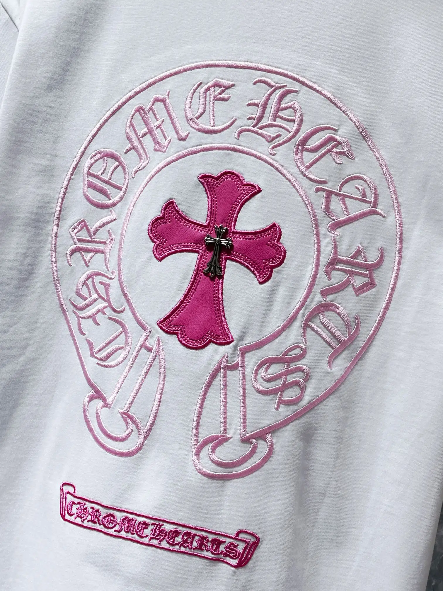 Embroidered Cross Patch Cotton T-Shirt D11512054 — view 6