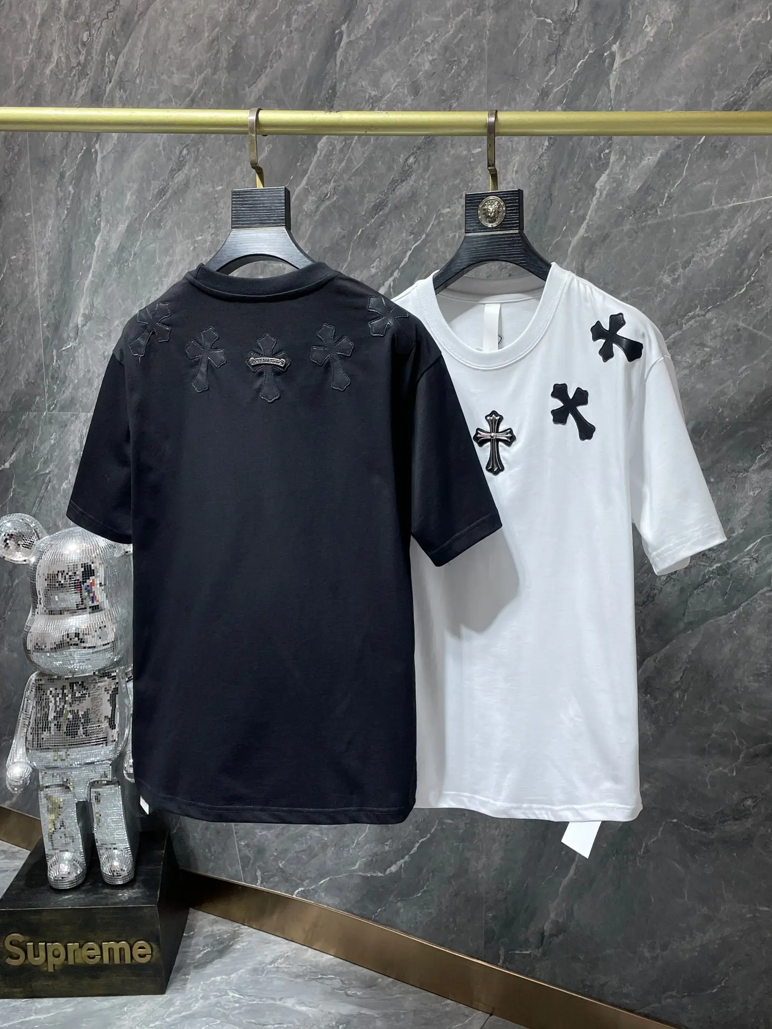 Leather Cross Patch Cotton T-Shirt D11012051