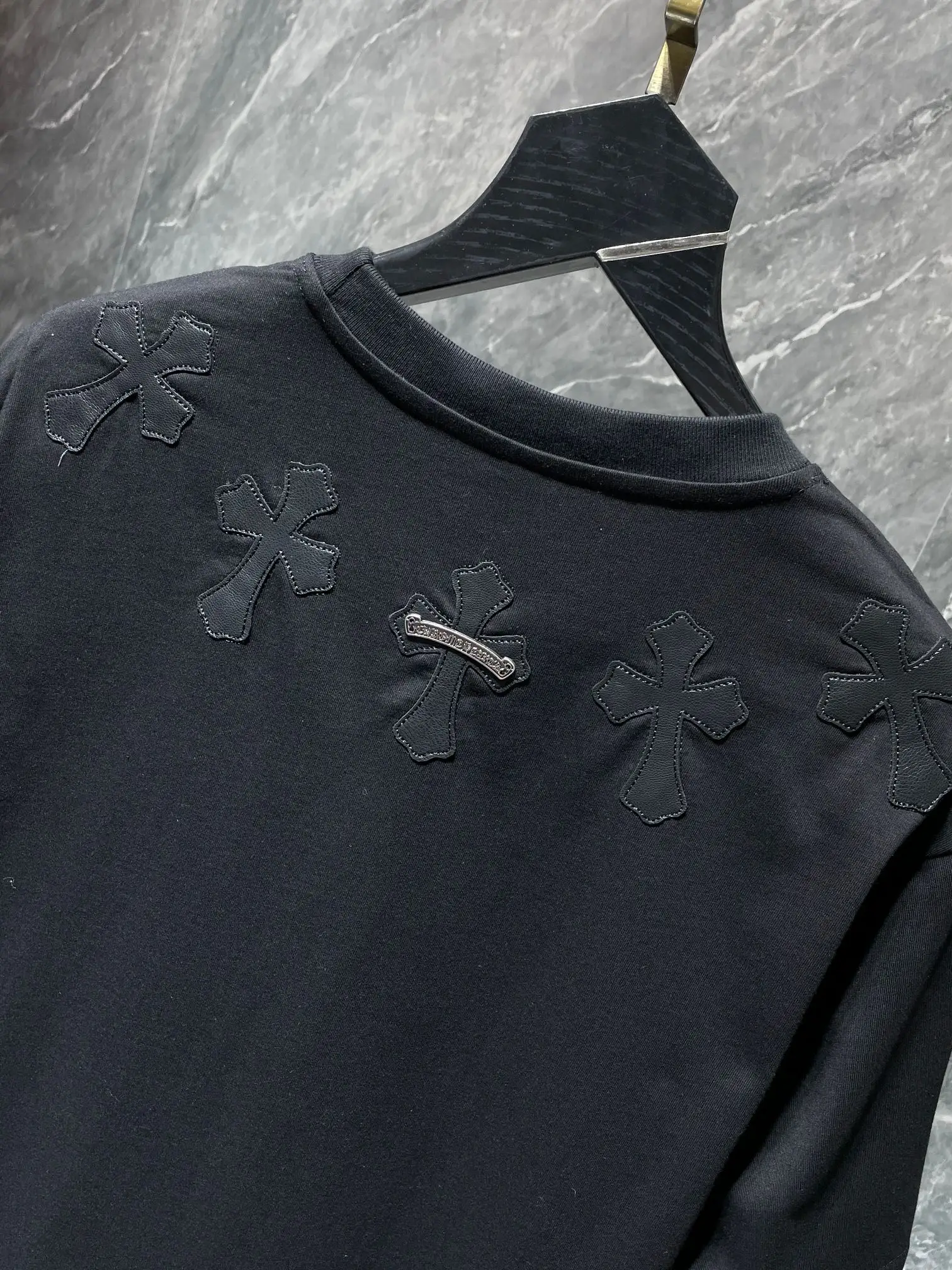 Leather Cross Patch Cotton T-Shirt D6015883 — view 4