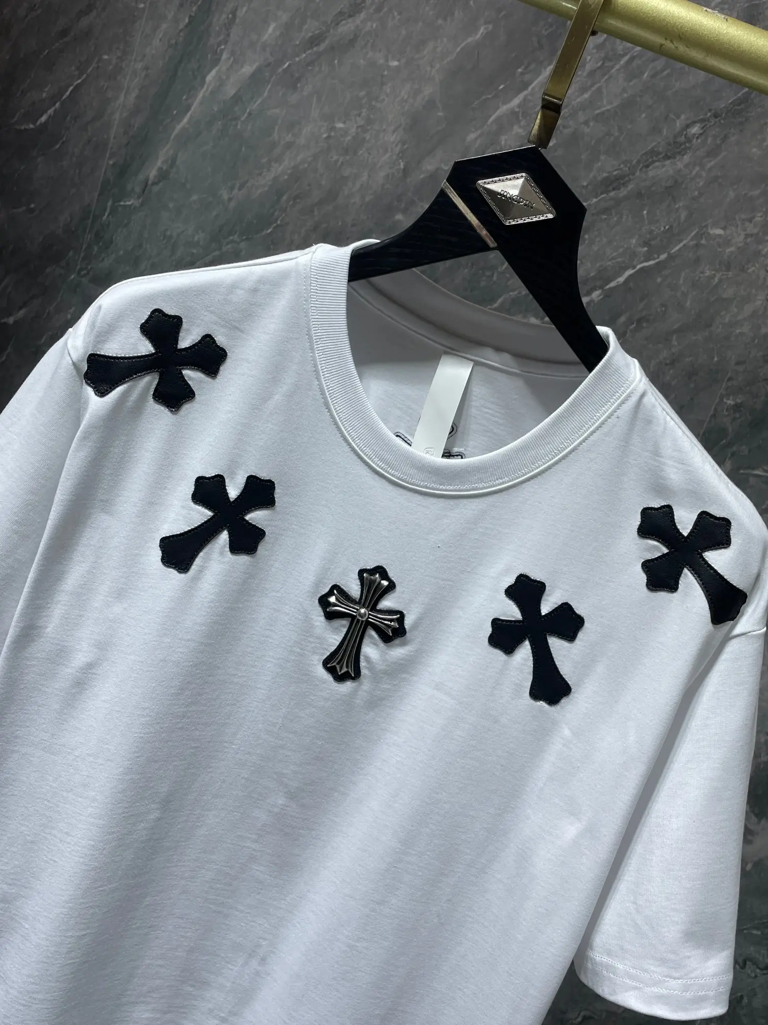 Leather Cross Patch Cotton T-Shirt D6015882 — view 2