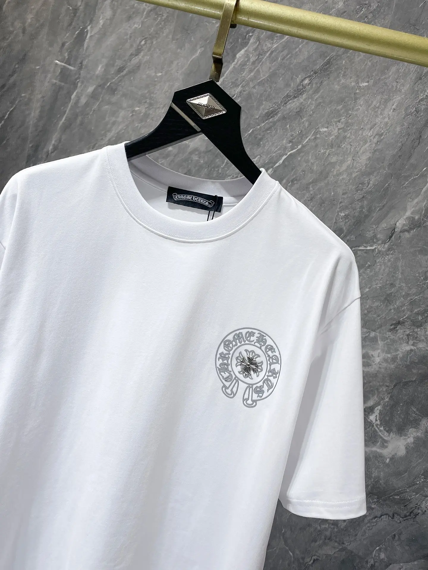 Horseshoe Logo Rhinestone Cotton T-Shirt D12012045