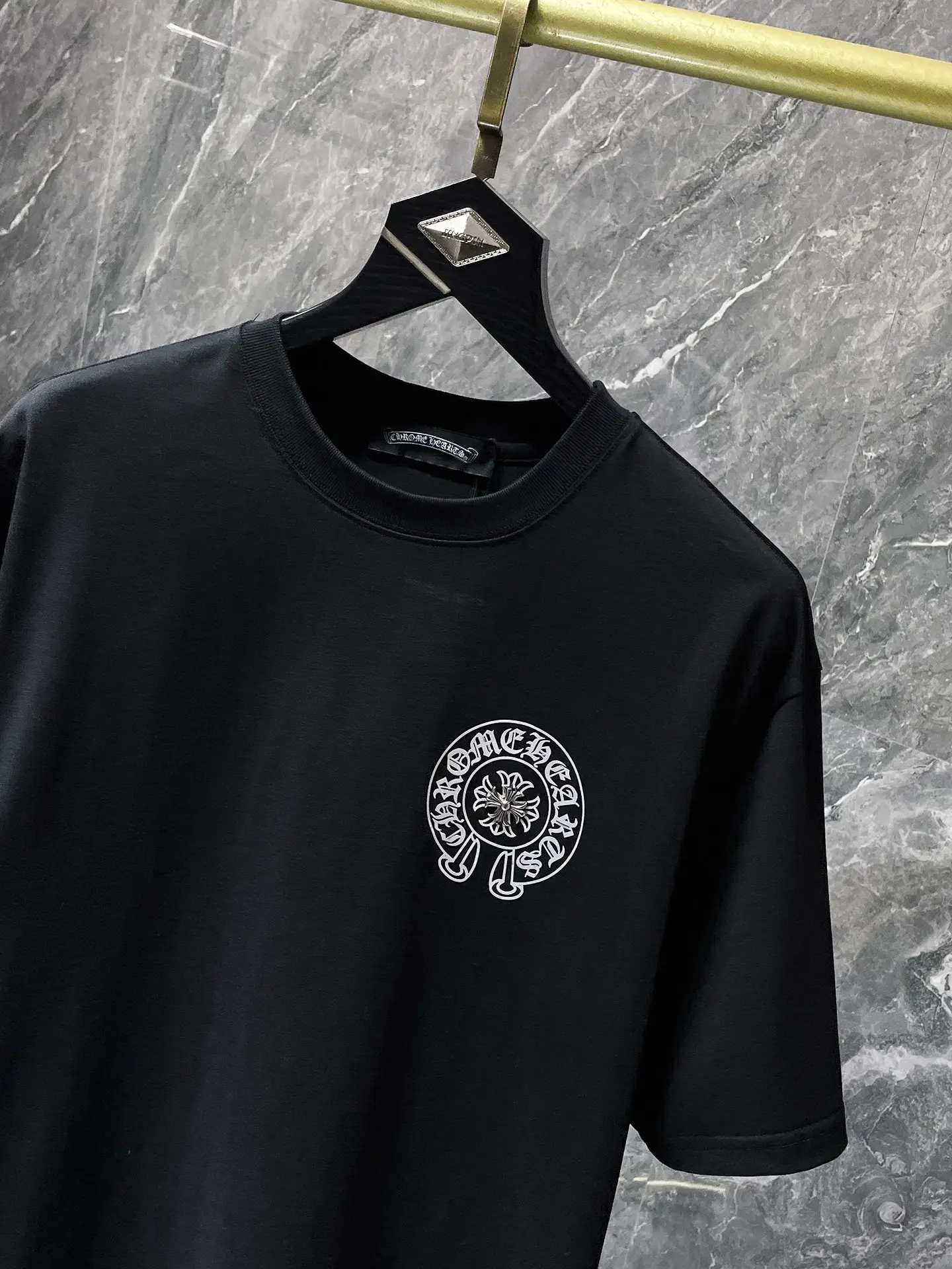 Horseshoe Logo Rhinestone Cotton T-Shirt D12012044