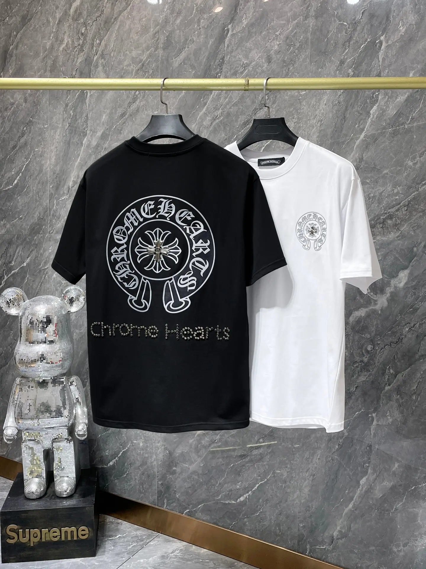 Horseshoe Logo Rhinestone Cotton T-Shirt D7015877 — view 9